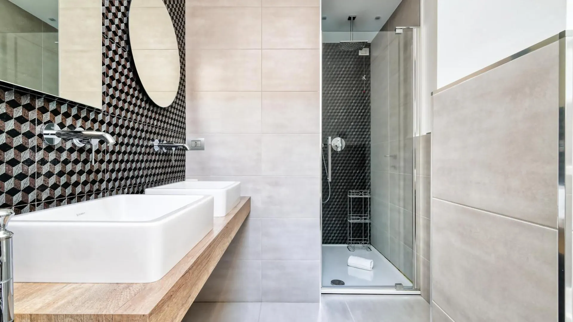Joivy Elegant Apartment With Parking And Balcony Milan