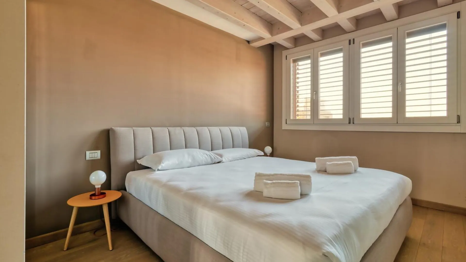 Joivy Elegant Apartment With Parking And Balcony Milan Italy