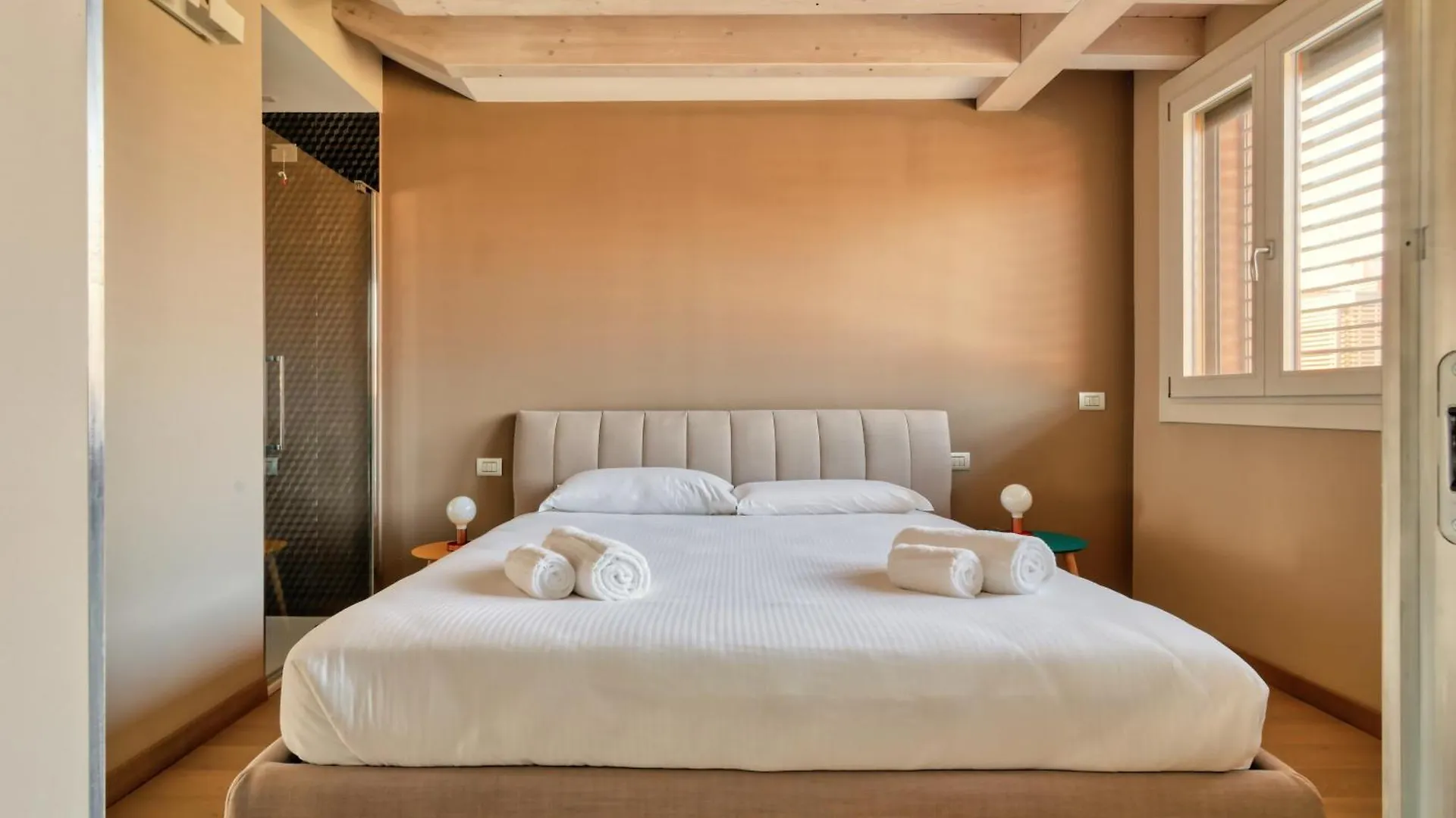 Joivy Elegant Apartment With Parking And Balcony Milan