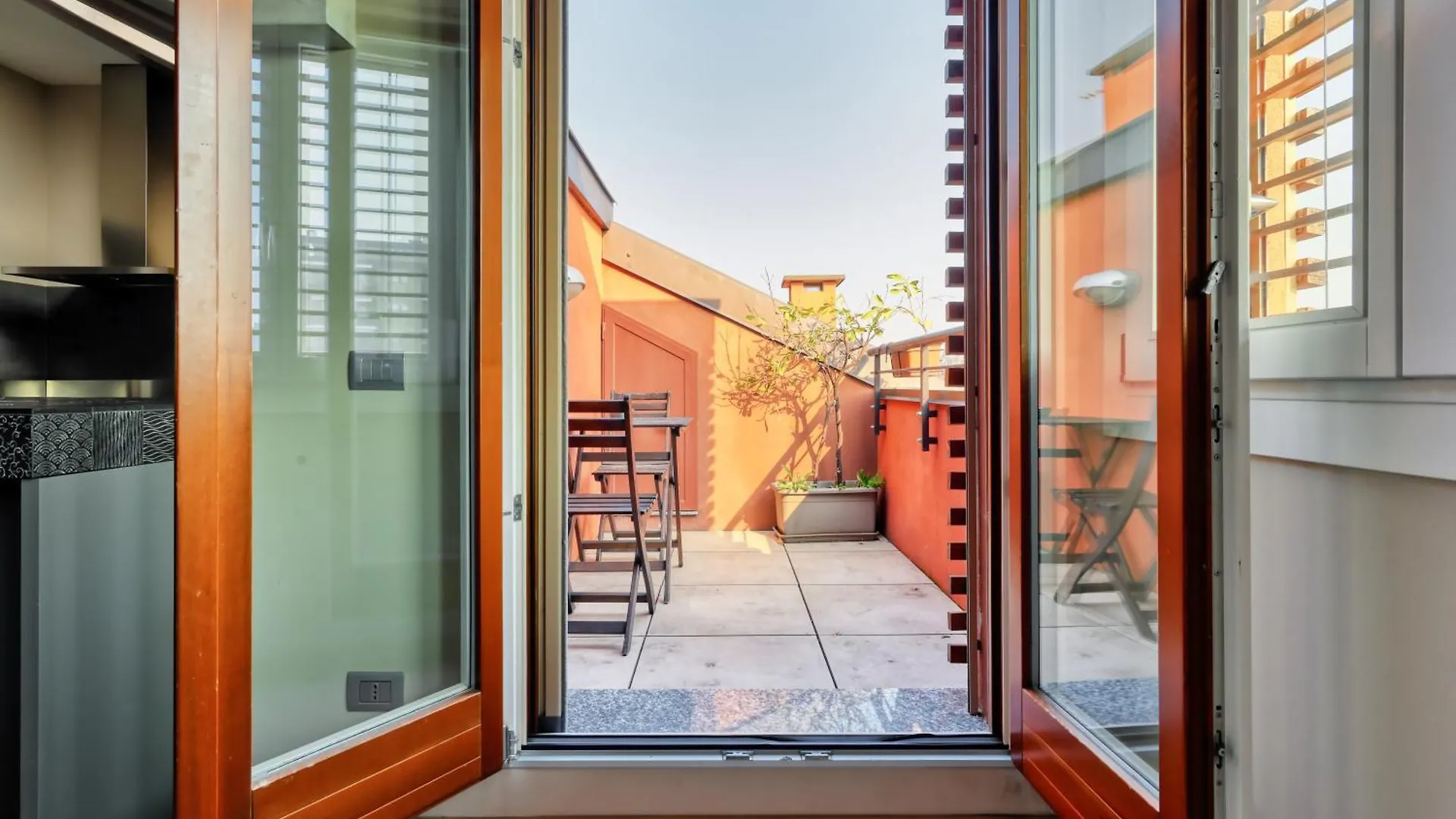 Joivy Elegant Apartment With Parking And Balcony Milan Italy